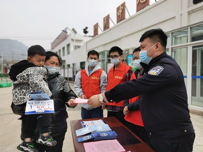 满城区刘家台乡开展群众防范诈骗主题宣传活动。刘明华 摄
