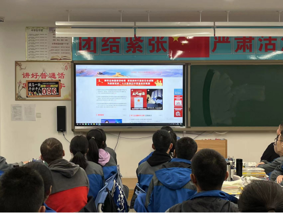 河北涿州中学组织学习“国家安全相关法律法规”。赵振精 摄