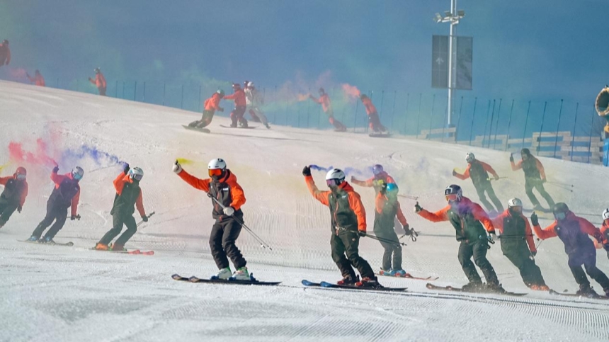 云顶滑雪场开板现场。崇礼区委宣传部供图